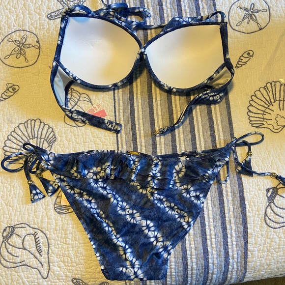 Victoria’s Secret bathing suit - Picture 2 of 4
